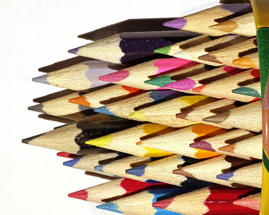 Macro-Coloured-Pencil-3